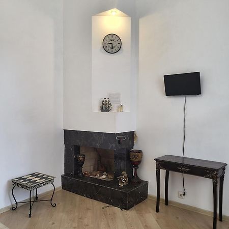 Японська 5 Appartement Lviv Buitenkant foto